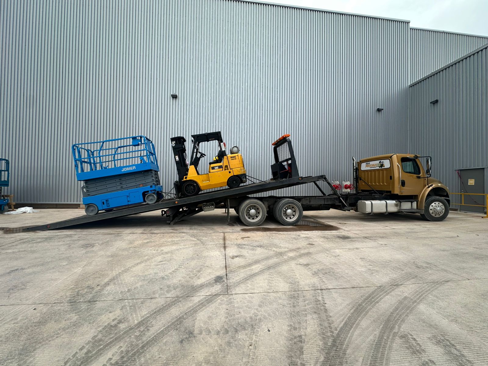 Montacargas Hyster en operación zona industrial SLP